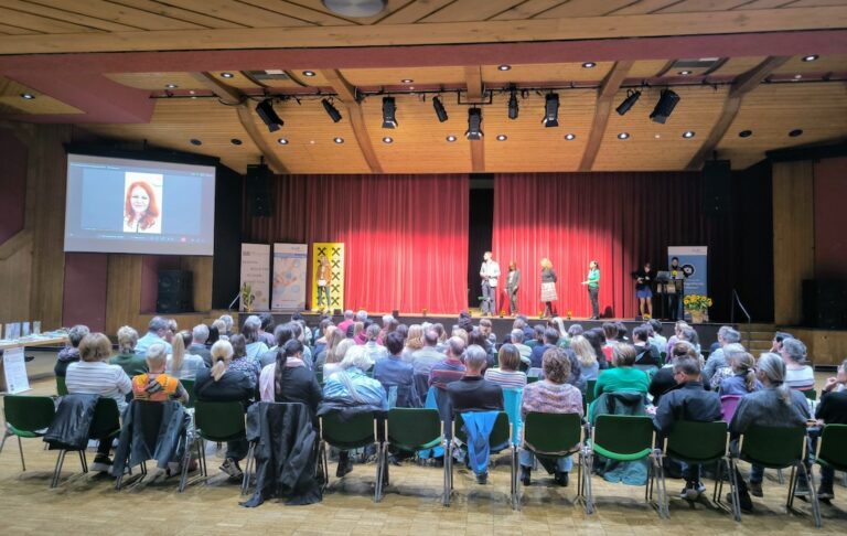 Austausch mit Experteninnen und Experten